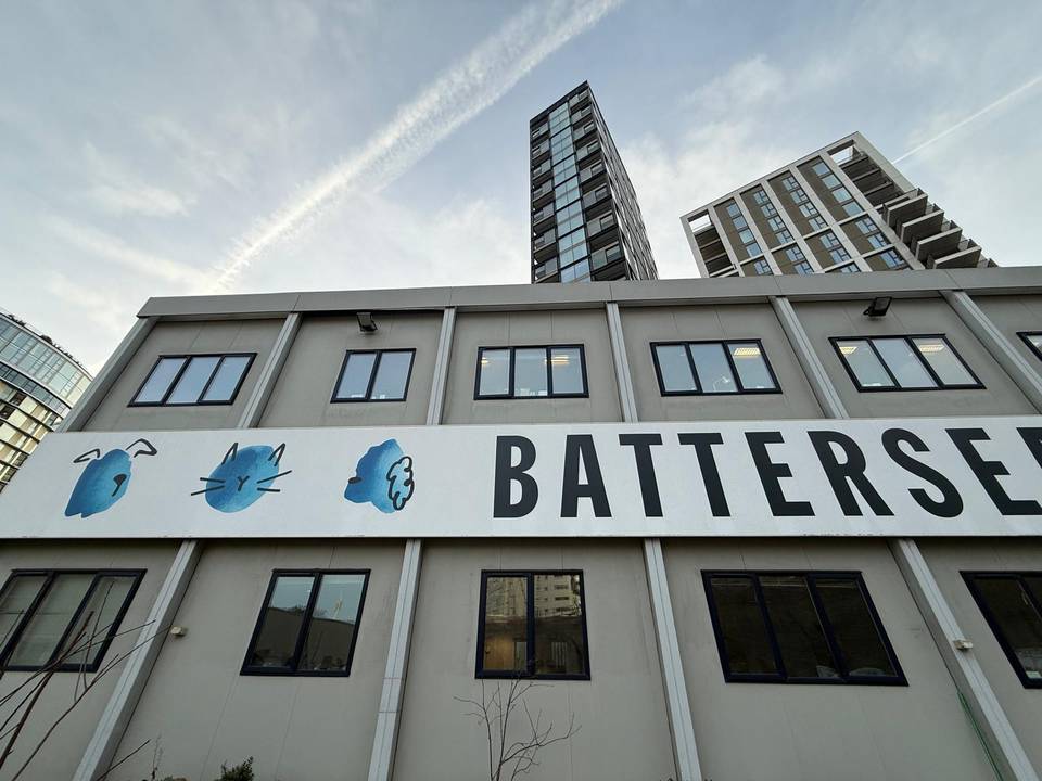Battersea Dogs & Cats Home: Main building at the London site