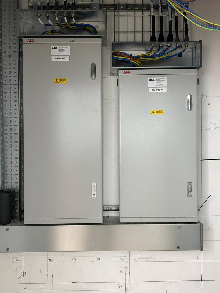 Oriel (Moorfields) Hospital: Completed distribution boards